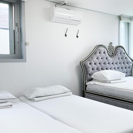 W Premium Guesthouse Incheon Airport ภายนอก รูปภาพ