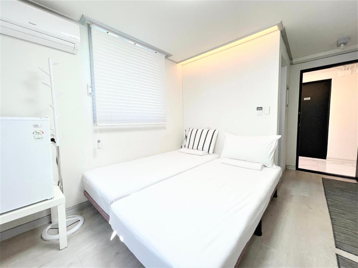 W Premium Guesthouse Incheon Airport ภายนอก รูปภาพ