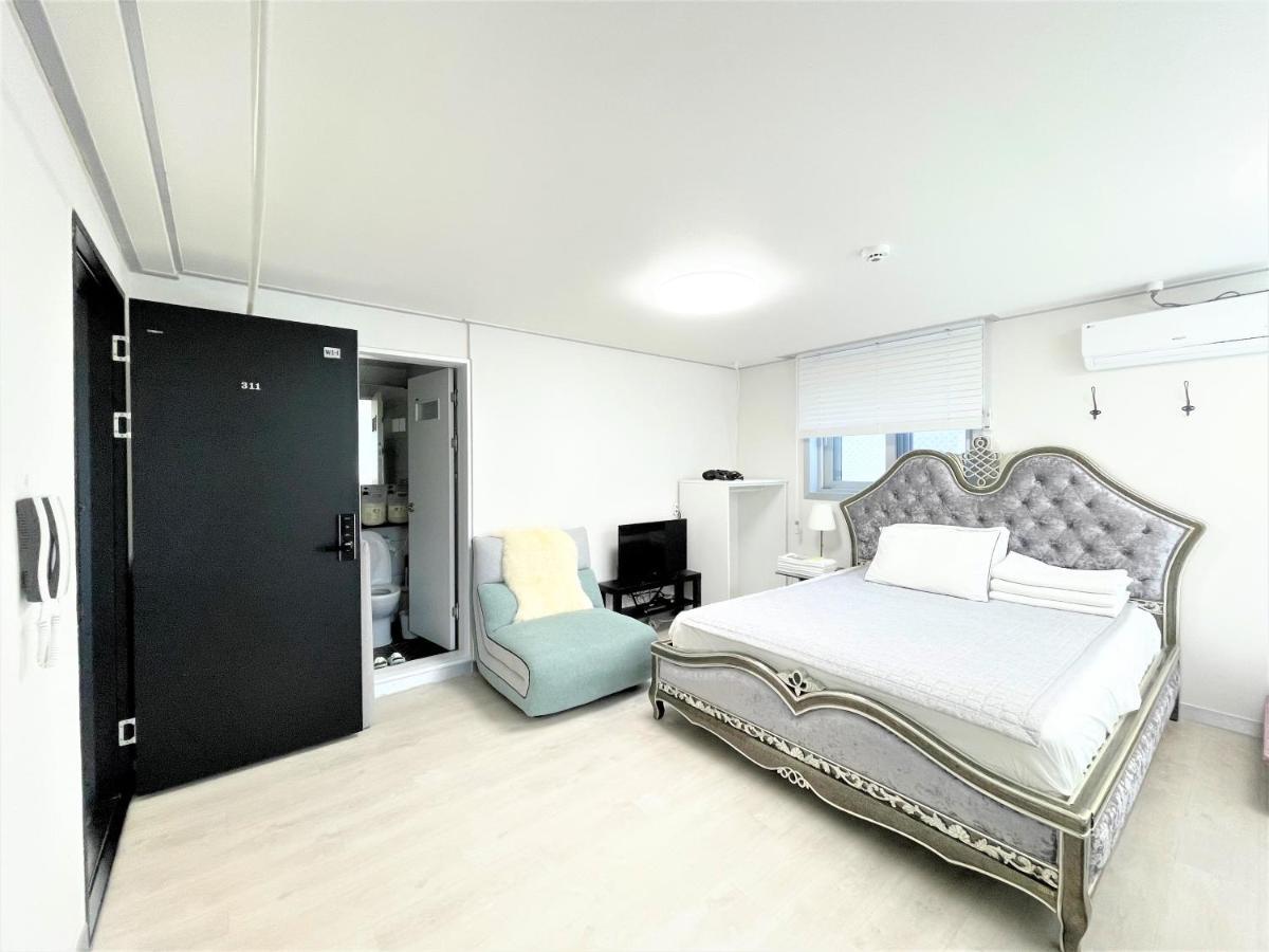 W Premium Guesthouse Incheon Airport ภายนอก รูปภาพ