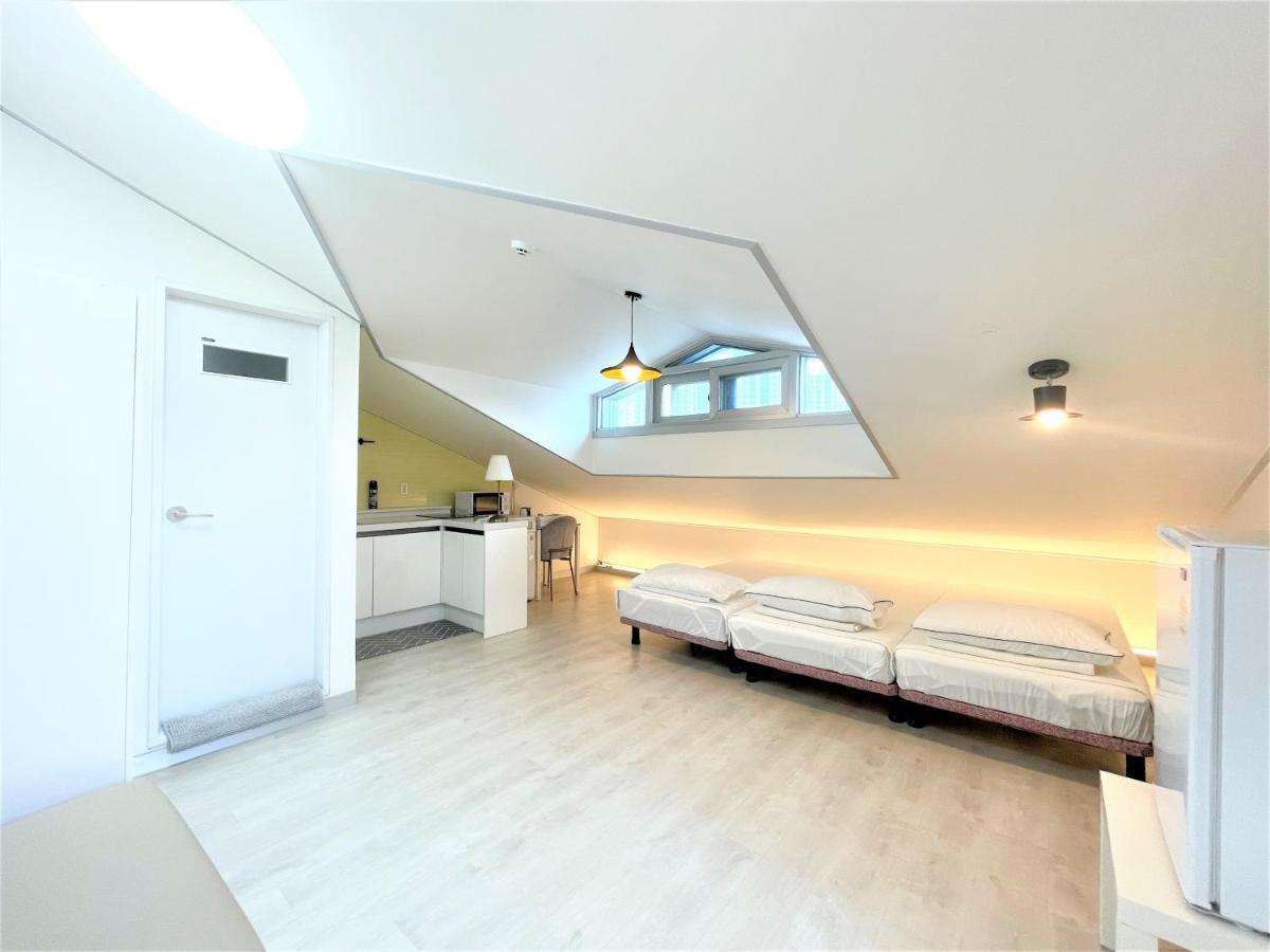 W Premium Guesthouse Incheon Airport ภายนอก รูปภาพ
