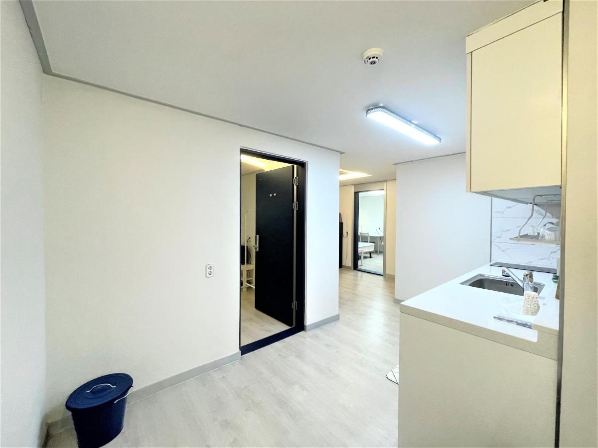 W Premium Guesthouse Incheon Airport ภายนอก รูปภาพ