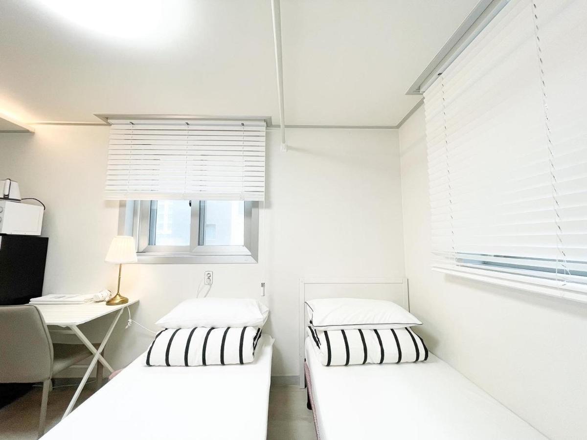 W Premium Guesthouse Incheon Airport ภายนอก รูปภาพ