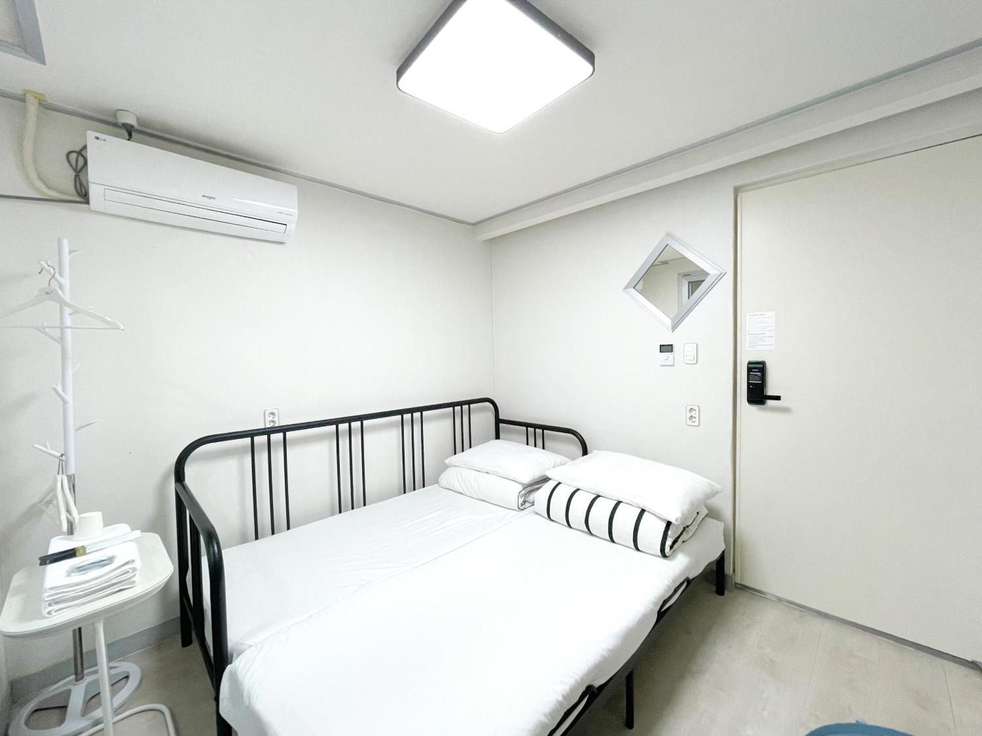 W Premium Guesthouse Incheon Airport ภายนอก รูปภาพ