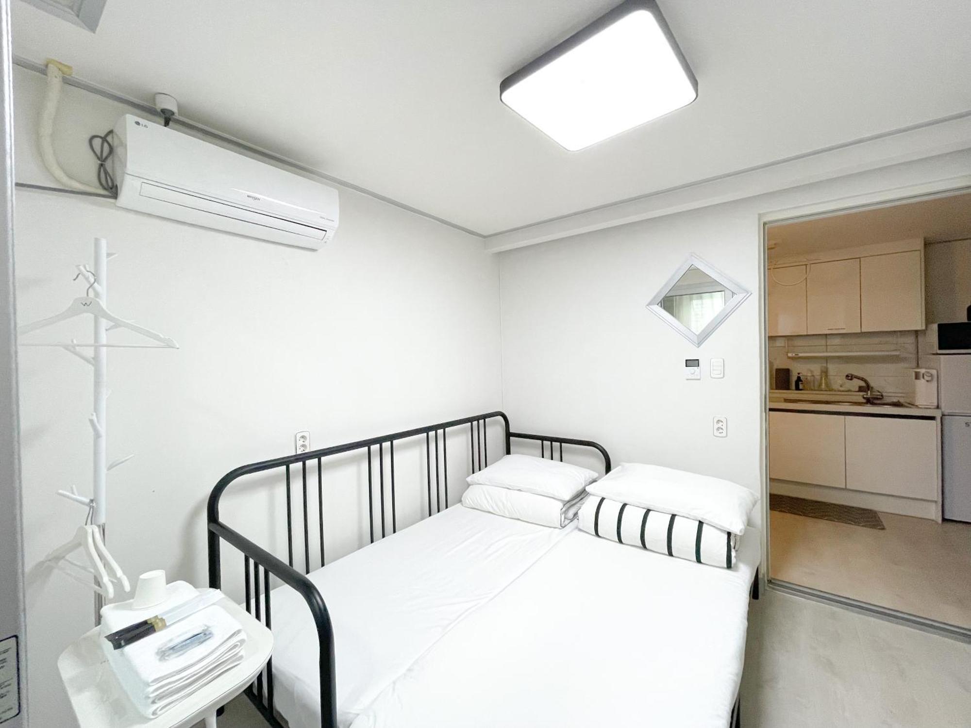 W Premium Guesthouse Incheon Airport ภายนอก รูปภาพ
